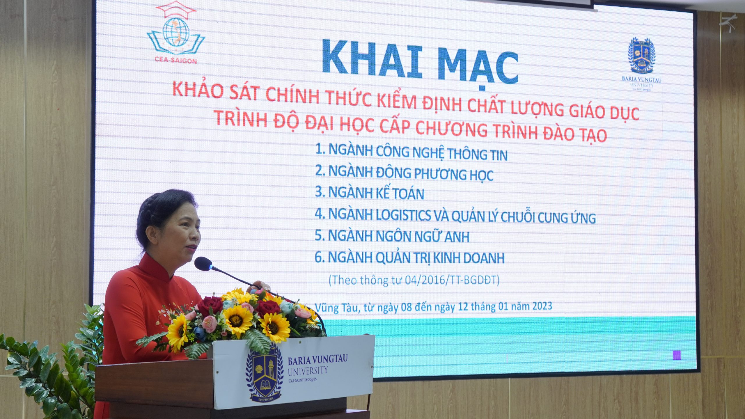 PGS.TS.LS Nguyễn Thị Hoài Phương – Hiệu trưởng phát biểu chào mừng Lễ Khai mạc