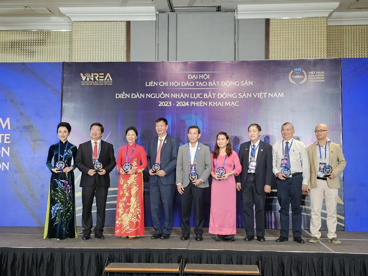 9 thành viên Ban Thường trực Liên Chi hội Đào tạo Bất động sản Việt Nam nhiệm kỳ I  2023 – 2028