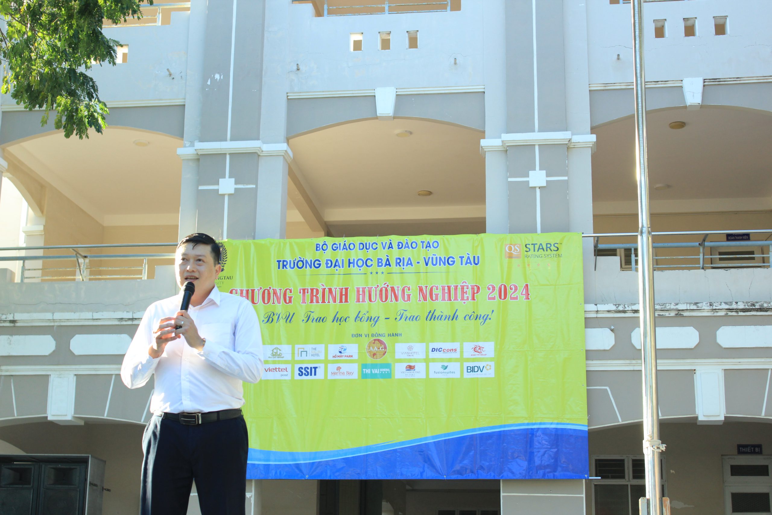 Học sinh trường THPT Minh Đạm được cập nhật tiềm năng phát triển của tỉnh BRVT