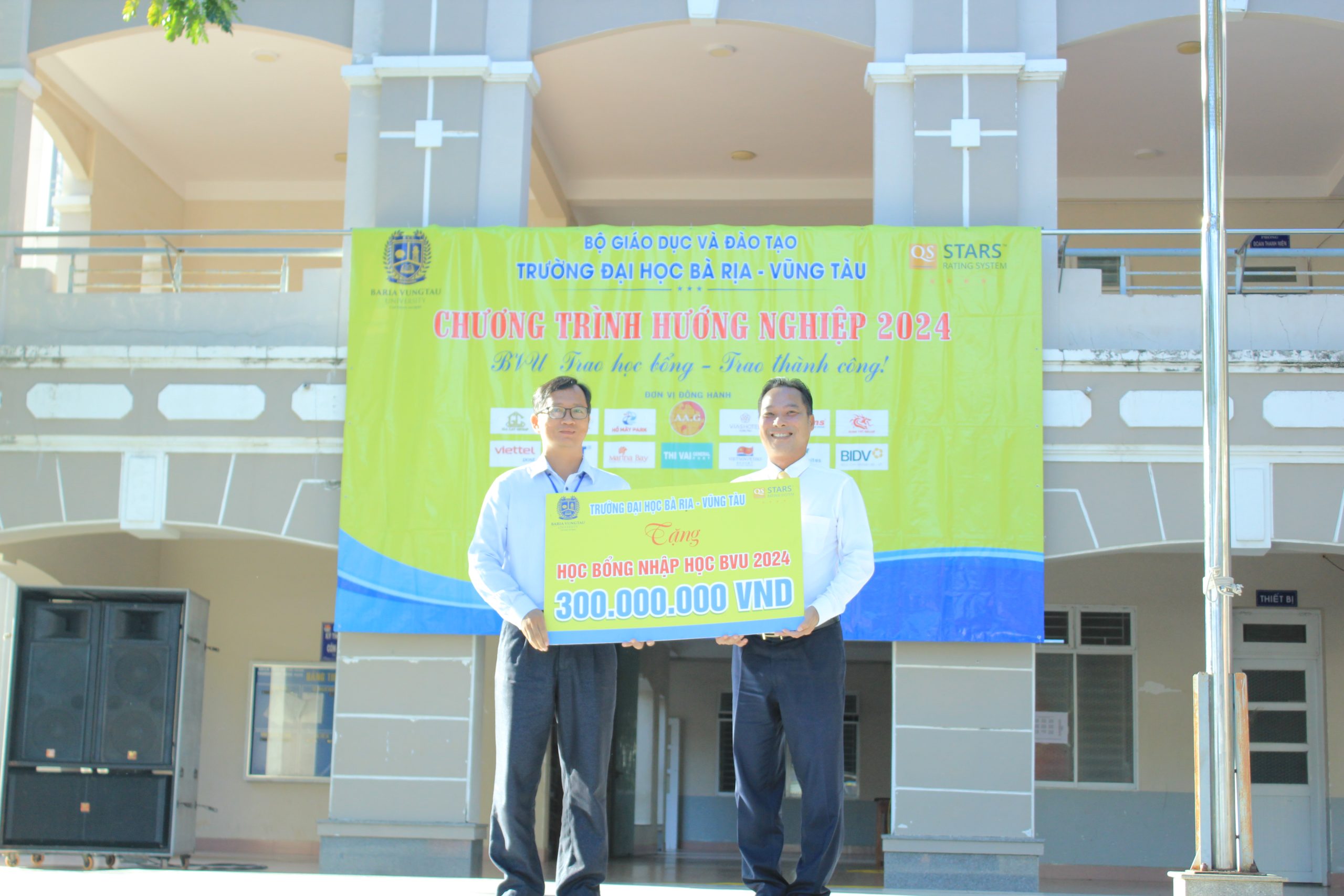 Học sinh trường THPT Minh Đạm được cập nhật tiềm năng phát triển của tỉnh BRVT