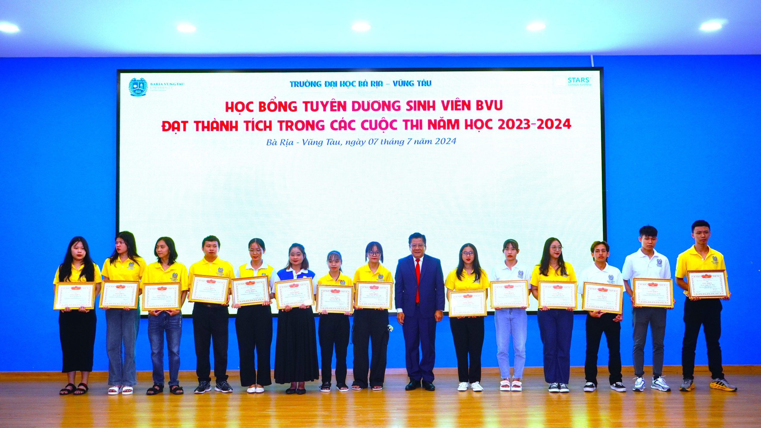 Lễ vinh danh và trao học bổng BVU: Hơn cả tự hào, là bản giao hưởng của tri thức và lòng nhân ái!