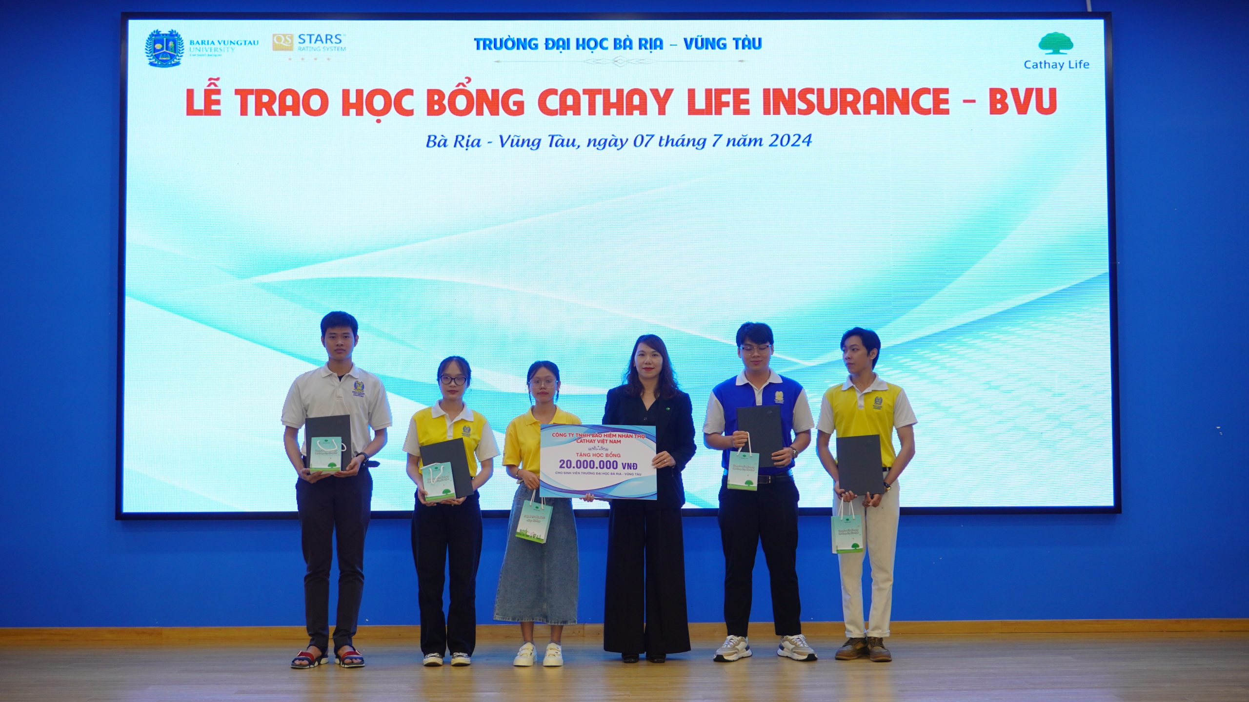 Lễ vinh danh và trao học bổng BVU: Hơn cả tự hào, là bản giao hưởng của tri thức và lòng nhân ái!