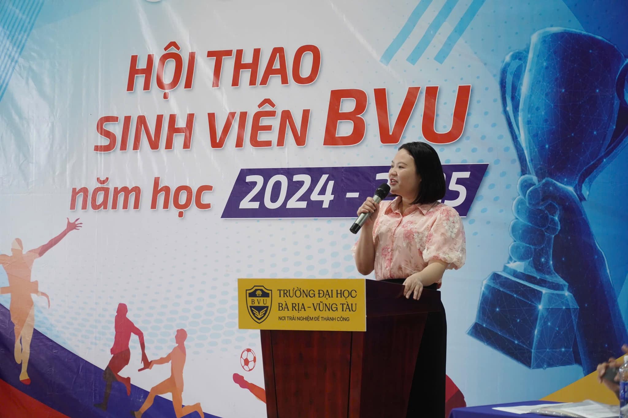 Khai mạc hội thao BVU 2024: Sôi động và đầy hứng khởi