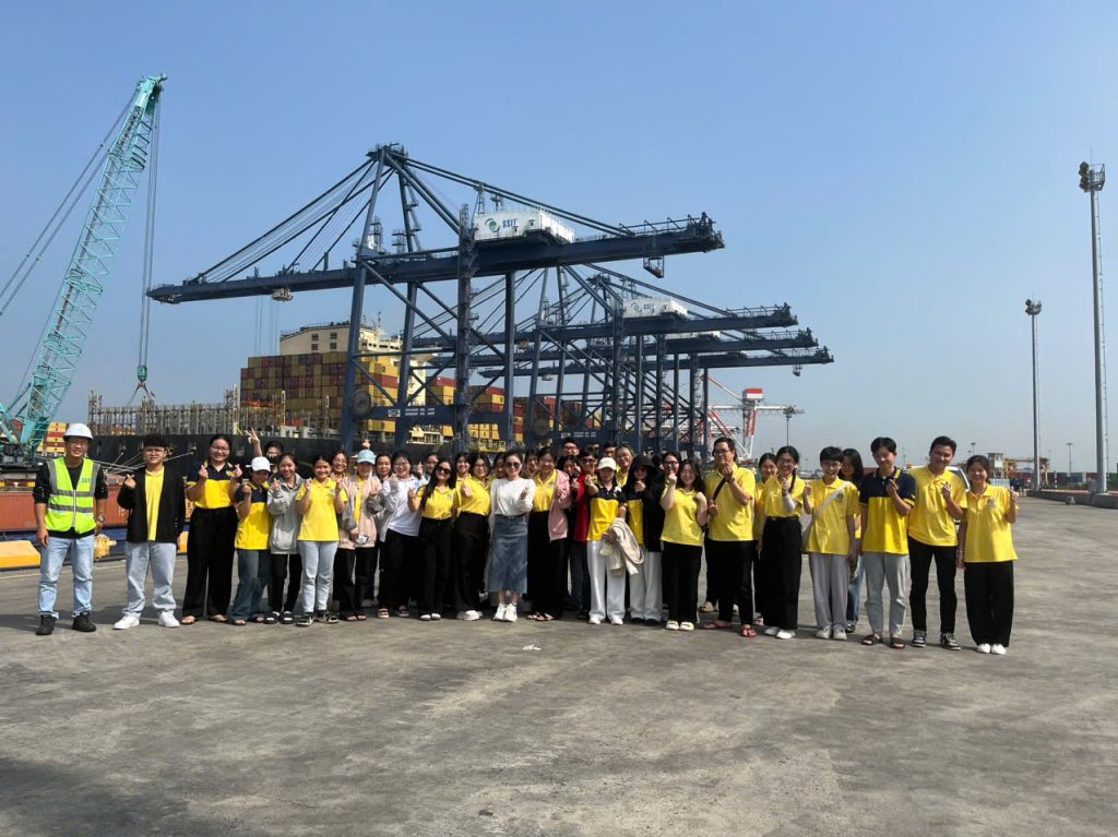 ĐA DẠNG NHỮNG GÓC NHÌN VỀ KINH TẾ BIỂN – LOGISTICS QUA KHÓA LUẬN TỐT NGHIỆP CỦA SINH VIÊN K22 BVU