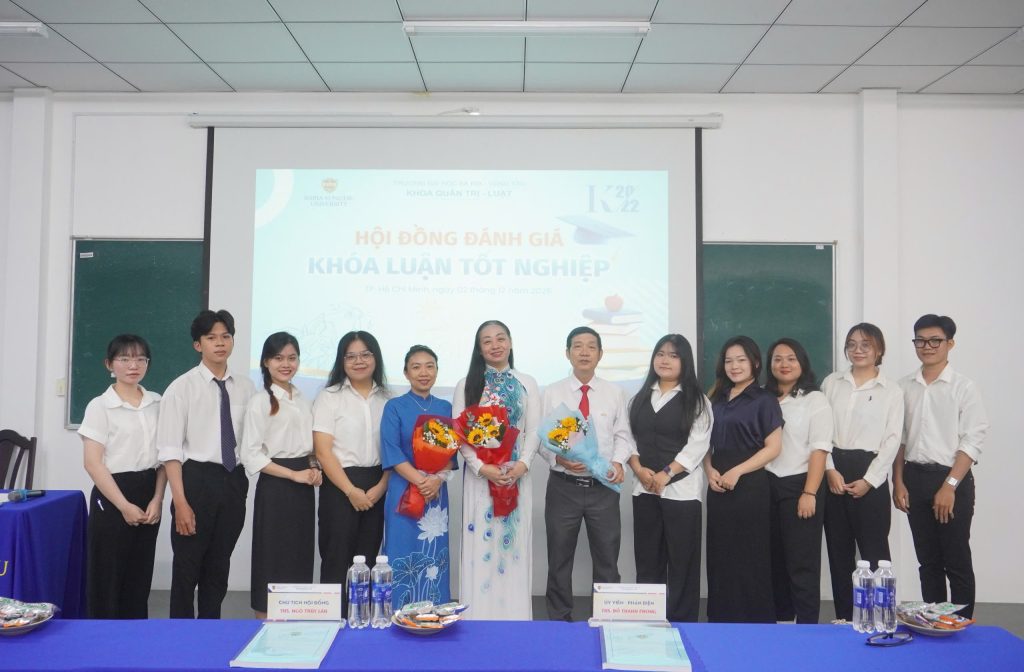 SINH VIÊN KHOA QUẢN TRỊ – LUẬT BVU TRƯỞNG THÀNH SAU CÁC ĐỀ TÀI NGHIÊN CỨU BẢO VỆ KHÓA LUẬN TỐT NGHIỆP