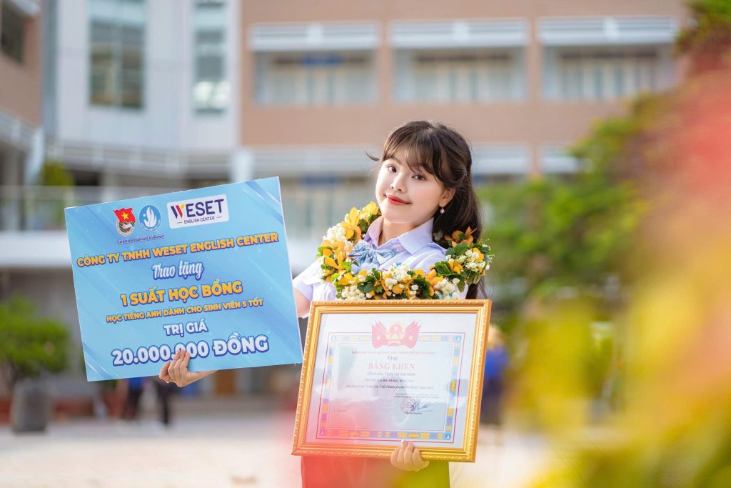 SINH VIÊN BVU TỎA SÁNG TRÊN BẢNG VÀNG THÀNH TÍCH 2025