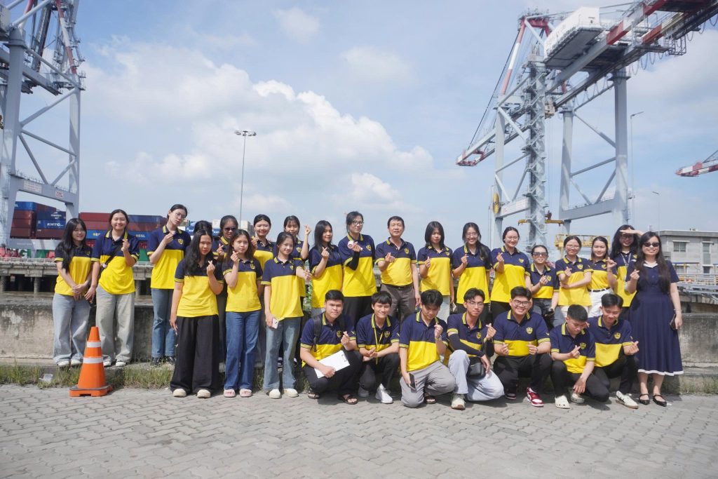BỨT PHÁ TỪ TRẢI NGHIỆM: SINH VIÊN BVU LÀM CHỦ KIẾN THỨC VỀ KINH TẾ BIỂN – LOGISTICS