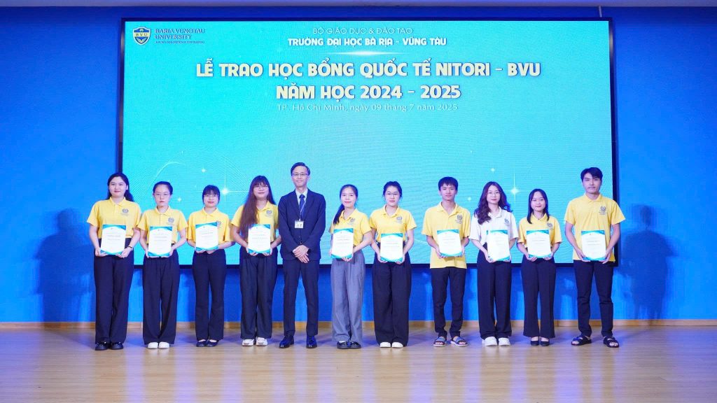 SINH VIÊN BVU TỎA SÁNG TRÊN BẢNG VÀNG THÀNH TÍCH 2025