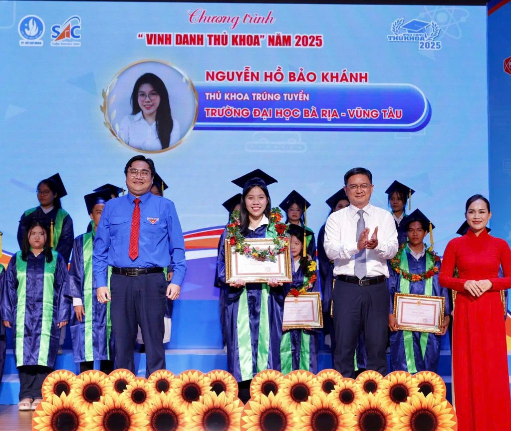 SINH VIÊN BVU TỎA SÁNG TRÊN BẢNG VÀNG THÀNH TÍCH 2025