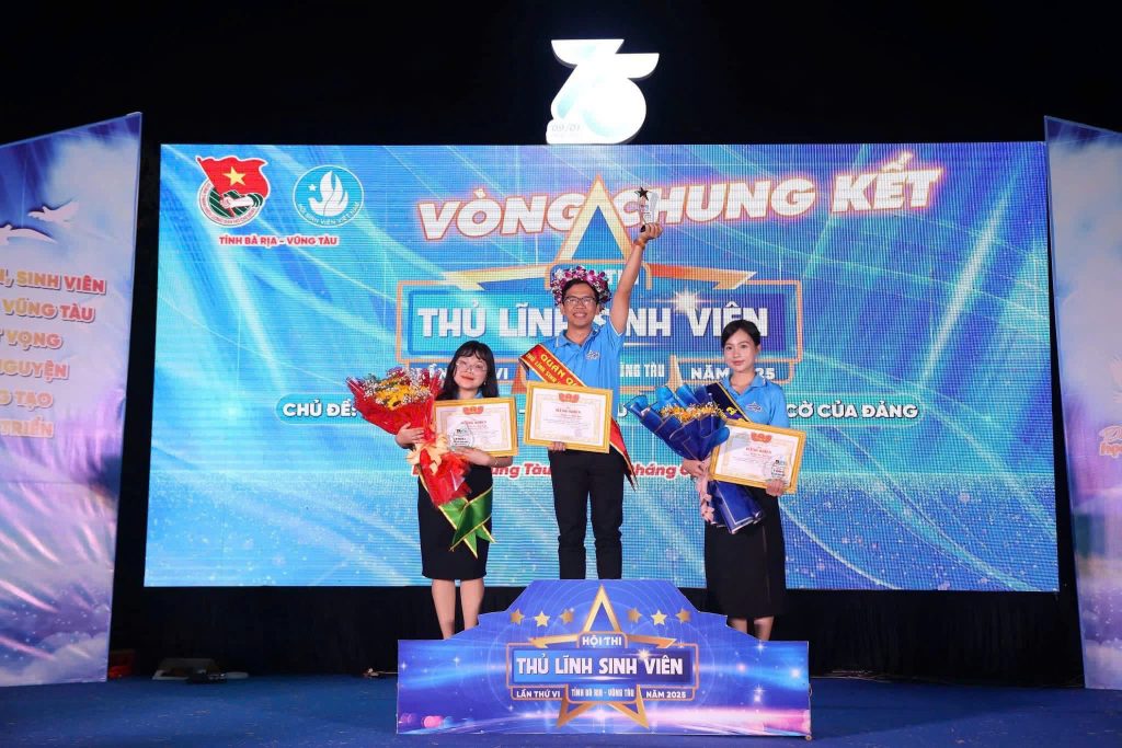 SINH VIÊN BVU TỎA SÁNG TRÊN BẢNG VÀNG THÀNH TÍCH 2025