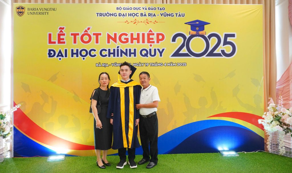 SINH VIÊN BVU TỎA SÁNG TRÊN BẢNG VÀNG THÀNH TÍCH 2025