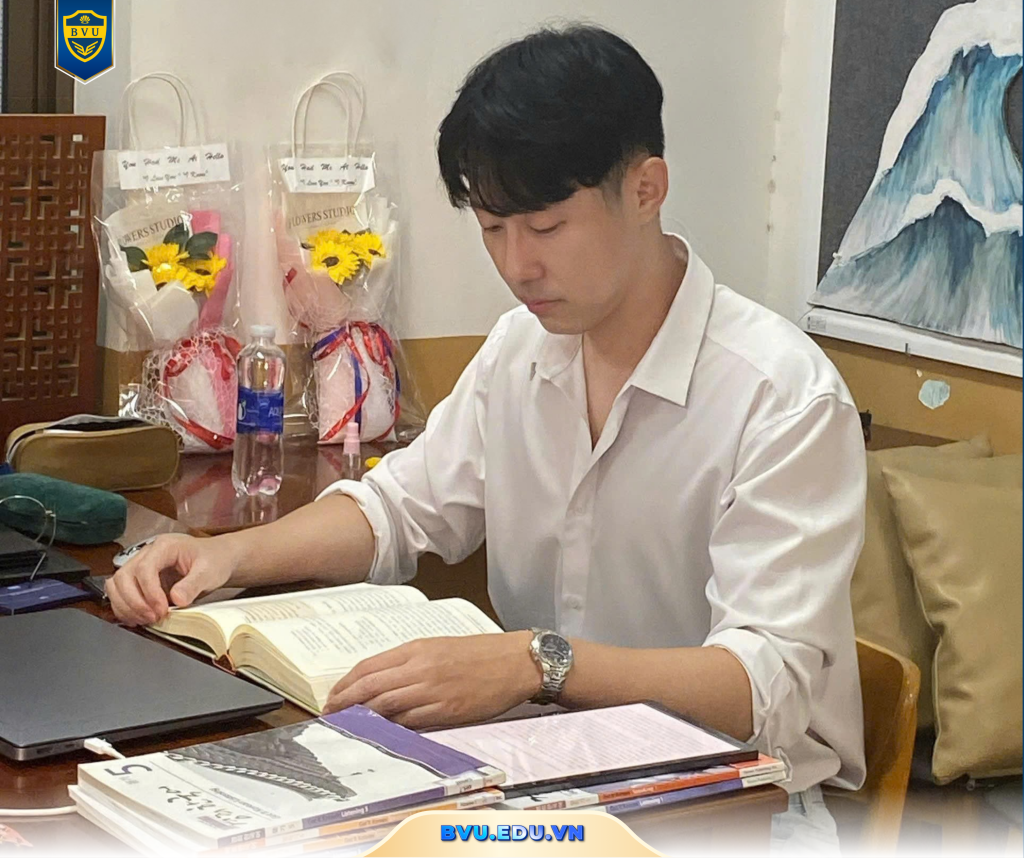 THS. KIM CHI YO VÀ MỘT THẬP KỶ Ở VIỆT NAM: GIÁO DỤC THAY ĐỔI CÁCH TA NHÌN THẾ GIỚI