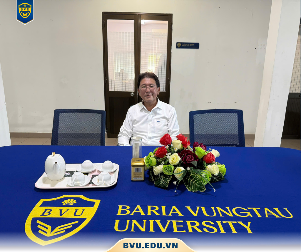 “SỰ TỬ TẾ GIỮ TÔI Ở LẠI VIỆT NAM”