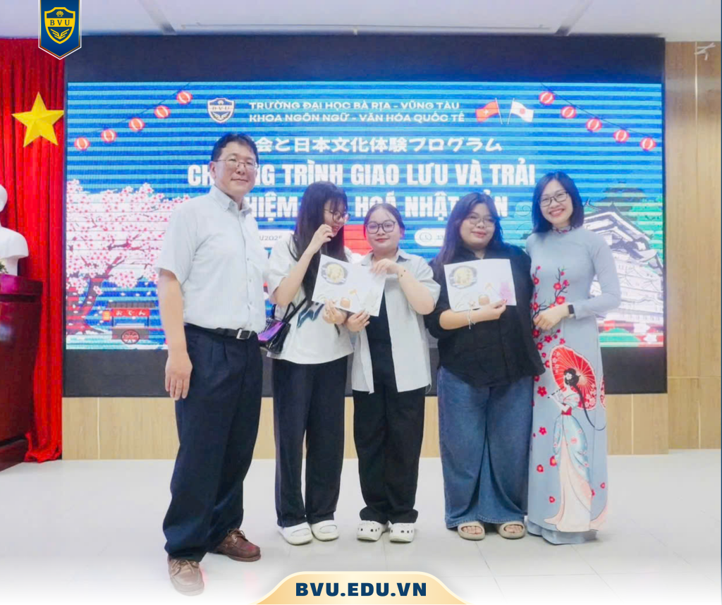 “SỰ TỬ TẾ GIỮ TÔI Ở LẠI VIỆT NAM”