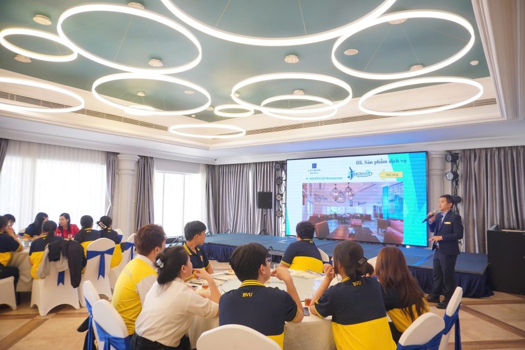 MỘT NGÀY LÀM “NGƯỜI TRONG NGHỀ” CỦA SINH VIÊN QUẢN TRỊ KHÁCH SẠN BVU