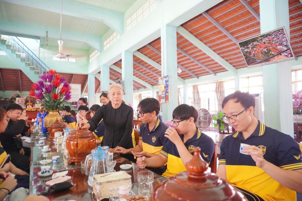 MỘT NGÀY LÀM “NGƯỜI TRONG NGHỀ” CỦA SINH VIÊN QUẢN TRỊ KHÁCH SẠN BVU