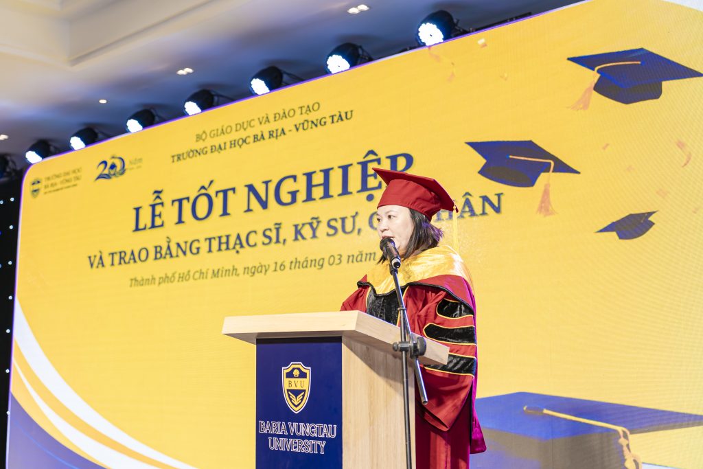 HƠN 1.200 TÂN THẠC SĨ, KỸ SƯ, CỬ NHÂN BVU TỐT NGHIỆP: KHOẢNH KHẮC “CHUYẾN TÀU THANH XUÂN RA KHƠI”