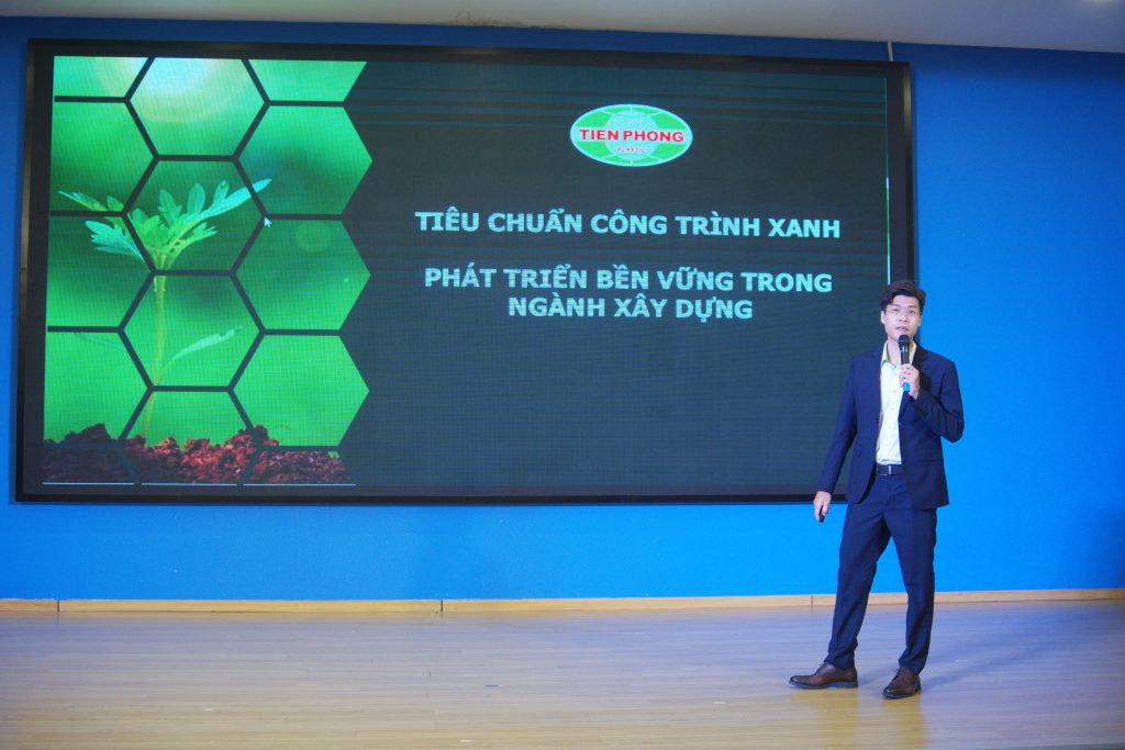 TỌA ĐÀM “UNIVERS TOUR – TIỀN PHONG NAM” LAN TỎA NĂNG LỰC PHÁT TRIỂN BỀN VỮNG ĐẾN SINH VIÊN BVU