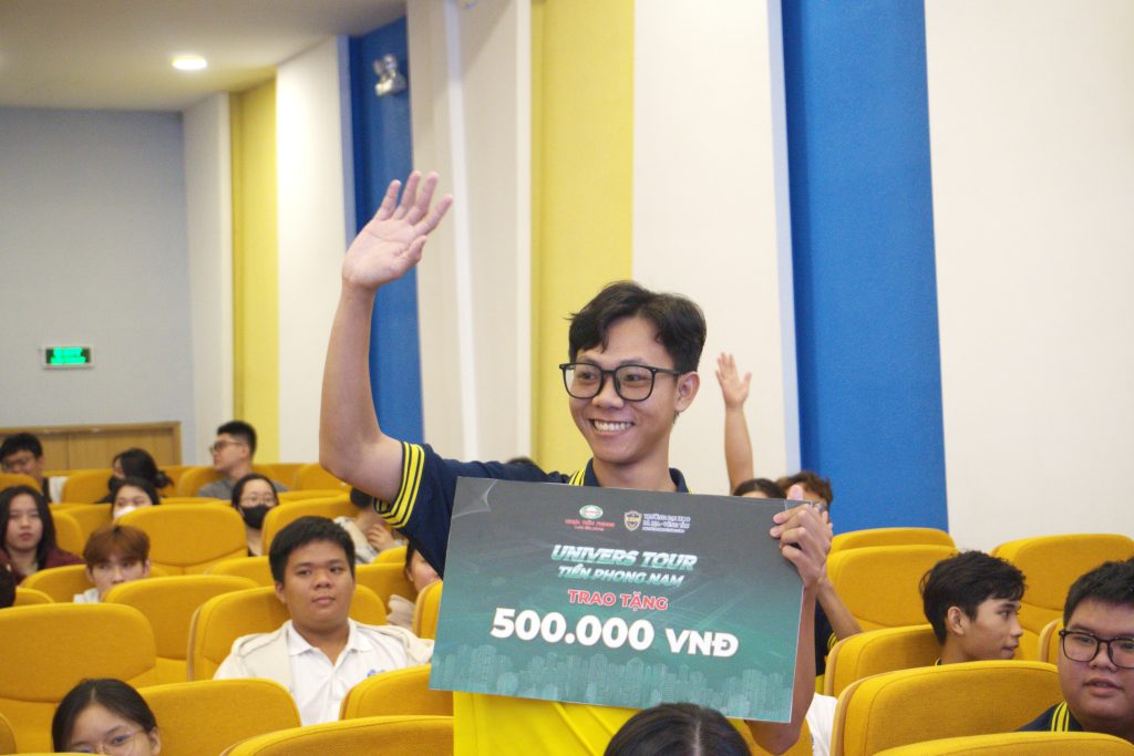 TỌA ĐÀM “UNIVERS TOUR – TIỀN PHONG NAM” LAN TỎA NĂNG LỰC PHÁT TRIỂN BỀN VỮNG ĐẾN SINH VIÊN BVU