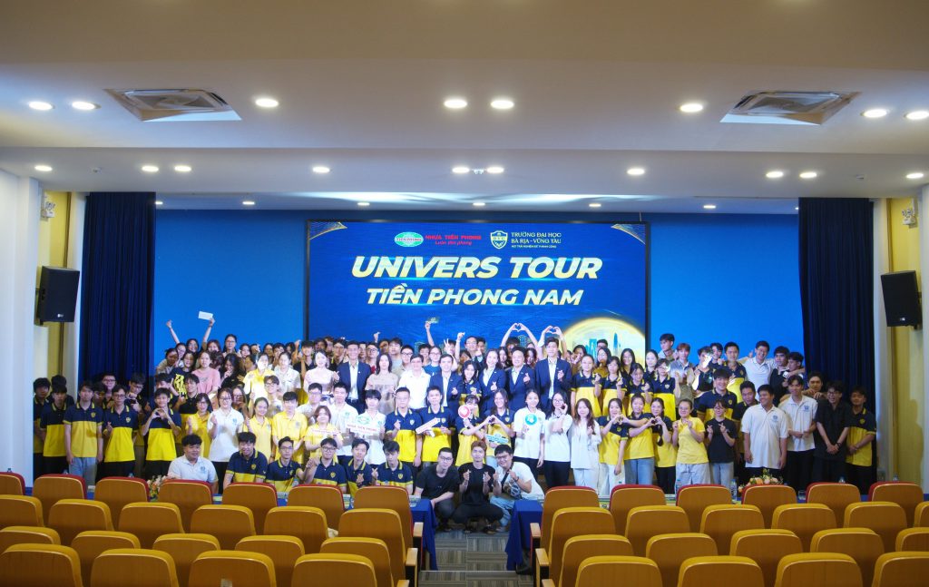 TỌA ĐÀM “UNIVERS TOUR – TIỀN PHONG NAM” LAN TỎA NĂNG LỰC PHÁT TRIỂN BỀN VỮNG ĐẾN SINH VIÊN BVU