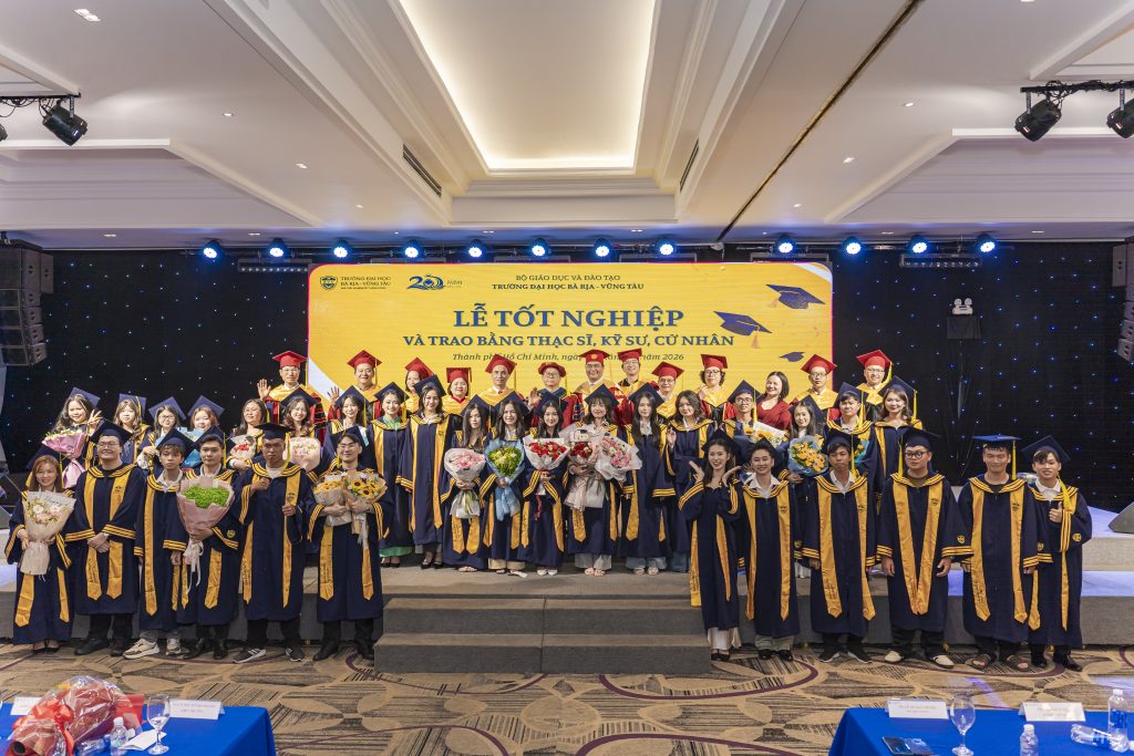HƠN 1.200 TÂN THẠC SĨ, KỸ SƯ, CỬ NHÂN BVU TỐT NGHIỆP: KHOẢNH KHẮC “CHUYẾN TÀU THANH XUÂN RA KHƠI”