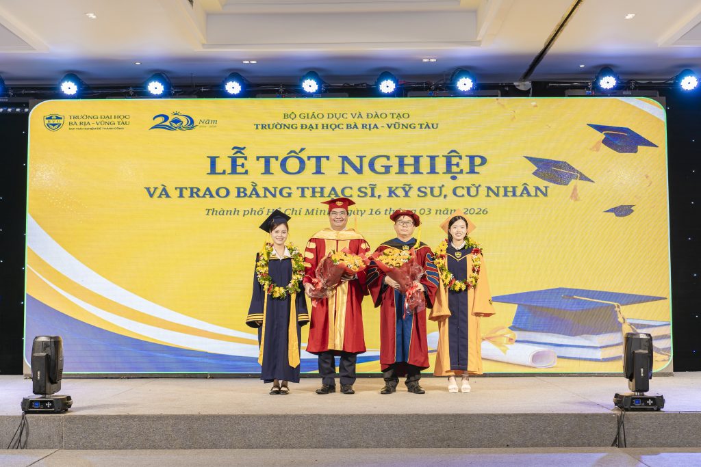 HƠN 1.200 TÂN THẠC SĨ, KỸ SƯ, CỬ NHÂN BVU TỐT NGHIỆP: KHOẢNH KHẮC “CHUYẾN TÀU THANH XUÂN RA KHƠI”