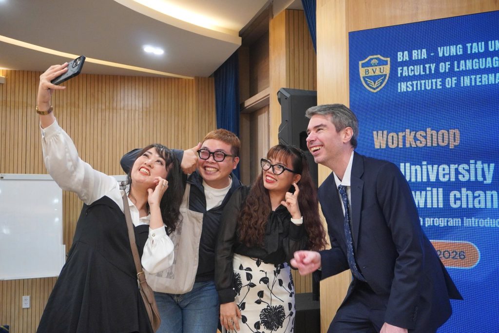 TRƯỜNG ĐẠI HỌC TÂY ANH QUỐC (UWE) GẶP MẶT VÀ GIAO LƯU CÙNG GIẢNG VIÊN, SINH VIÊN BVU