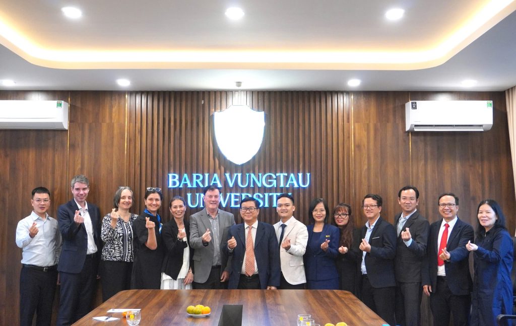 TRƯỜNG ĐẠI HỌC TÂY ANH QUỐC (UWE) GẶP MẶT VÀ GIAO LƯU CÙNG GIẢNG VIÊN, SINH VIÊN BVU