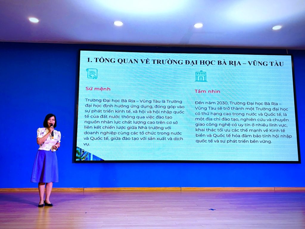 Khoa Ngôn ngữ – Văn hóa Quốc tế BVU chào đón tân sinh viên Khóa 2026