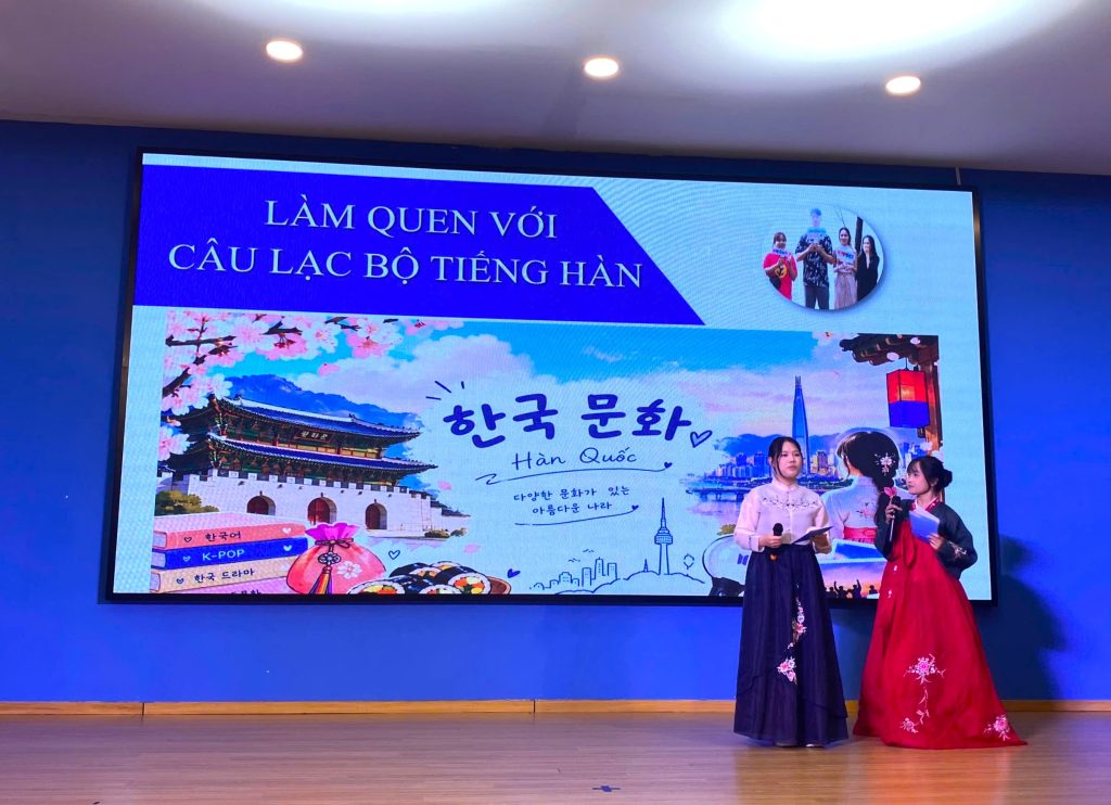 Khoa Ngôn ngữ – Văn hóa Quốc tế BVU chào đón tân sinh viên Khóa 2026