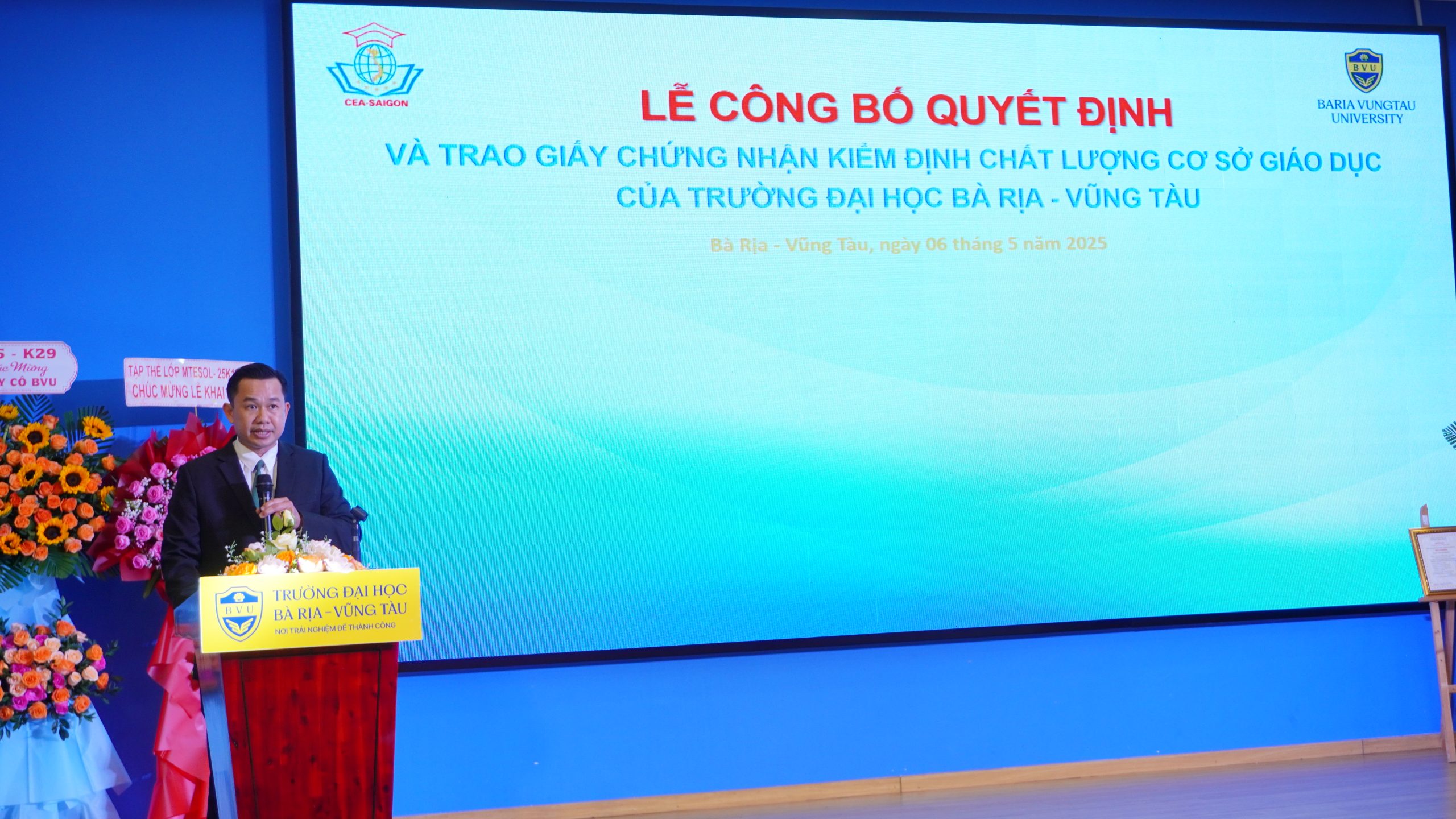 BVU long trọng tổ chức Lễ công bố quyết định và trao giấy chứng nhận kiểm định chất lượng cơ sở giáo dục