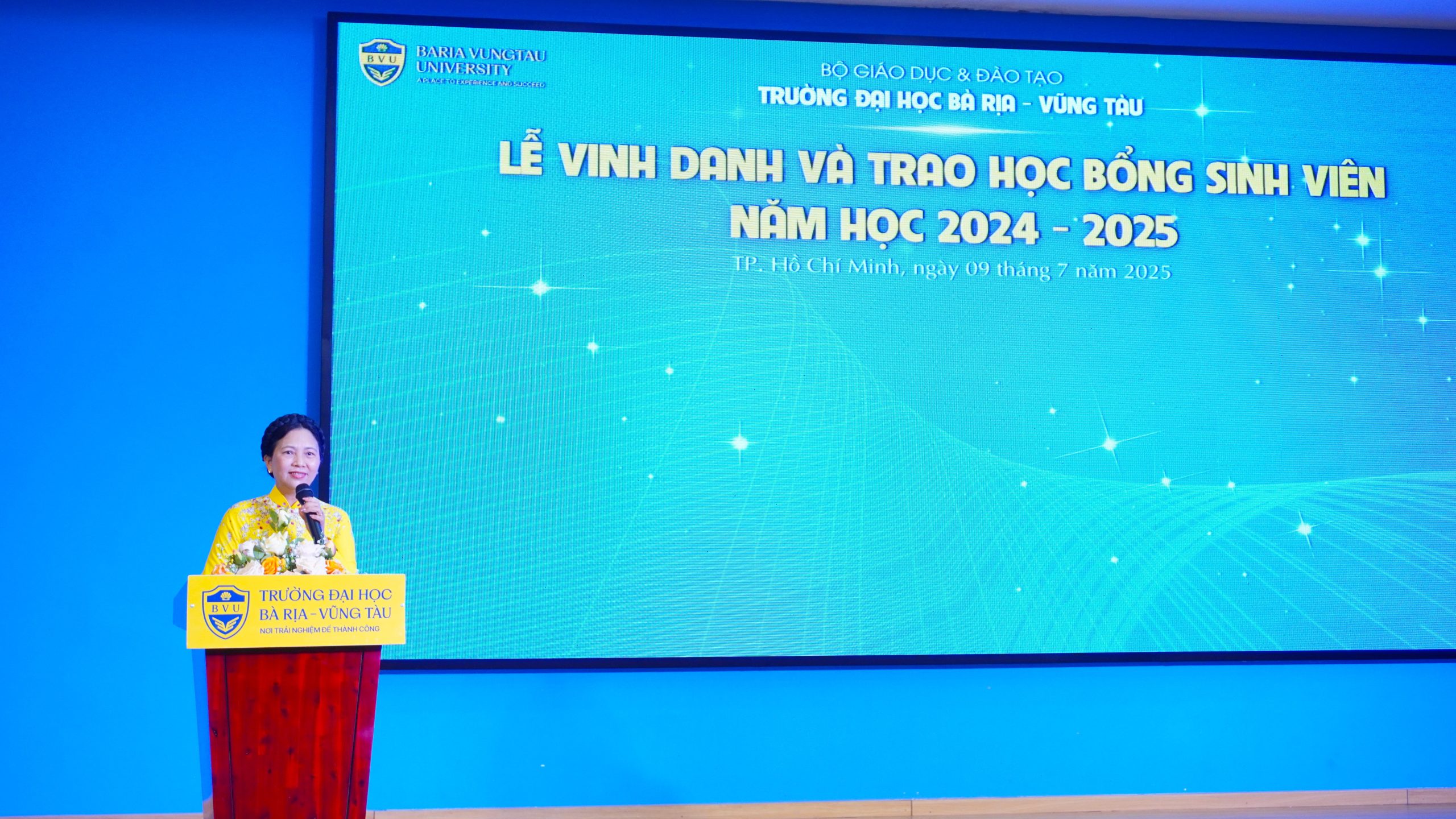 Gửi gắm niềm tin, Vững bước tương lai: BVU Vinh danh và trao học bổng sinh viên 2025