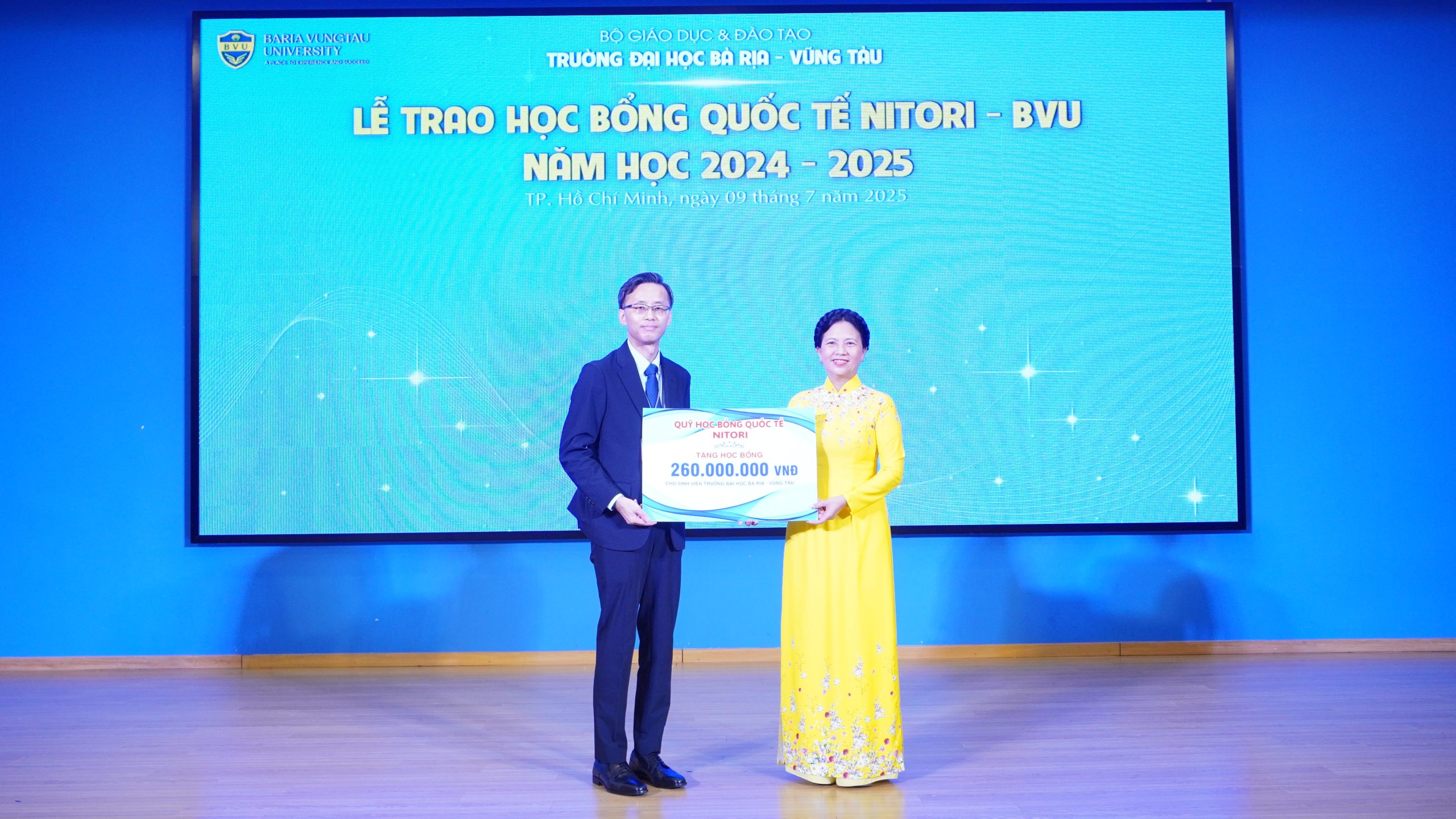 Gửi gắm niềm tin, Vững bước tương lai: BVU Vinh danh và trao học bổng sinh viên 2025