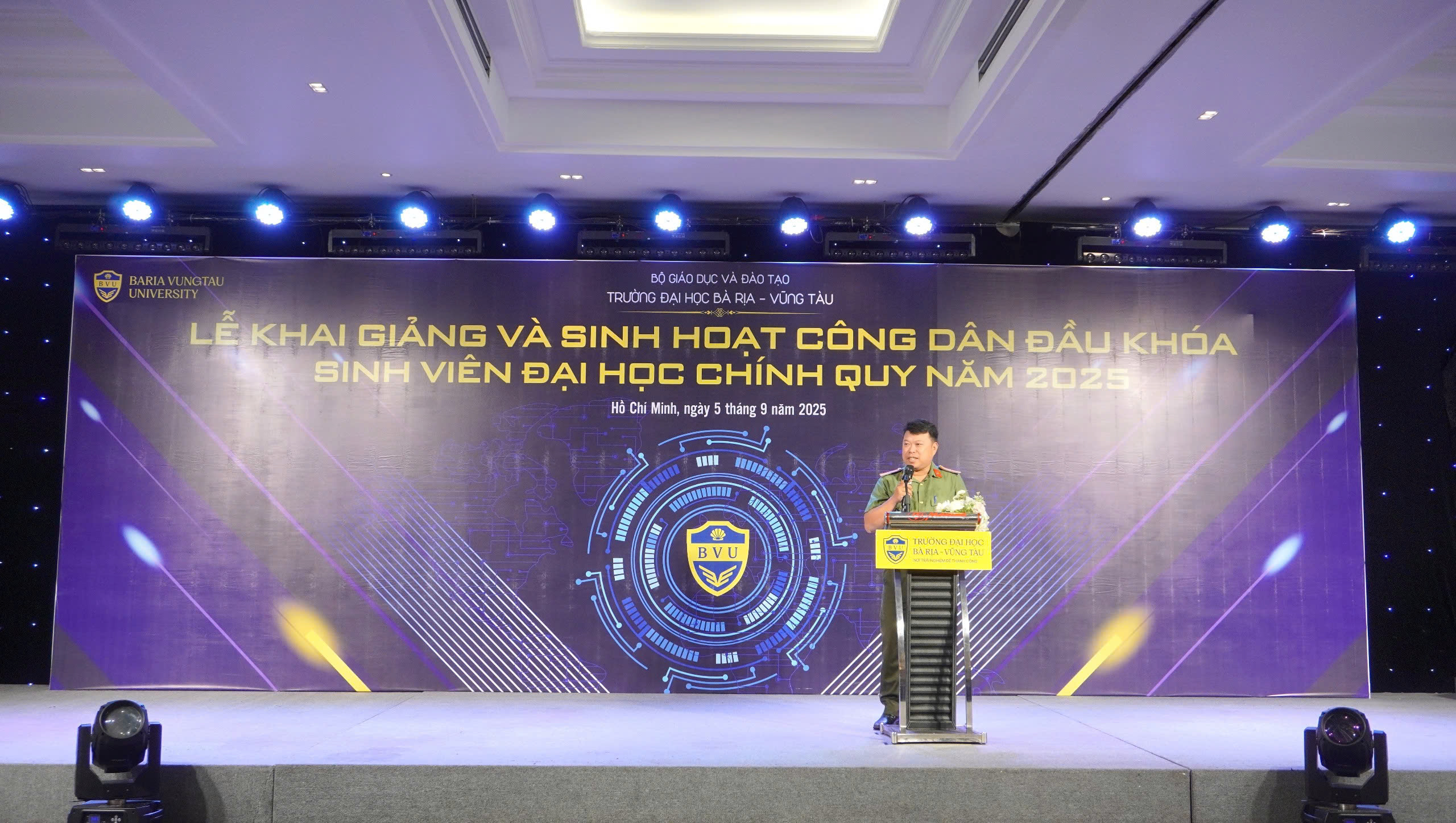 BVU RỘN RÀNG ĐÓN TÂN SINH VIÊN KHÓA 2025: MỞ RA HÀNH TRÌNH CHINH PHỤC TRI THỨC VÀ PHÁT TRIỂN TOÀN DIỆN