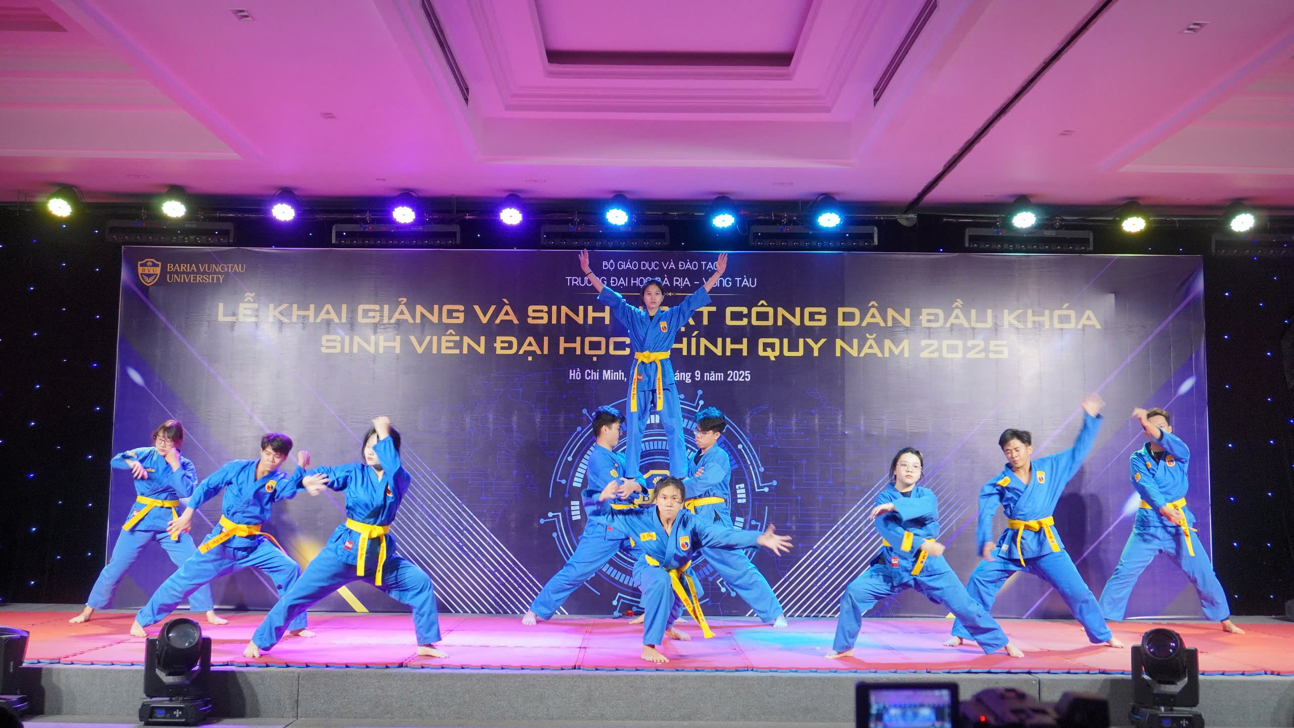 BVU RỘN RÀNG ĐÓN TÂN SINH VIÊN KHÓA 2025: MỞ RA HÀNH TRÌNH CHINH PHỤC TRI THỨC VÀ PHÁT TRIỂN TOÀN DIỆN