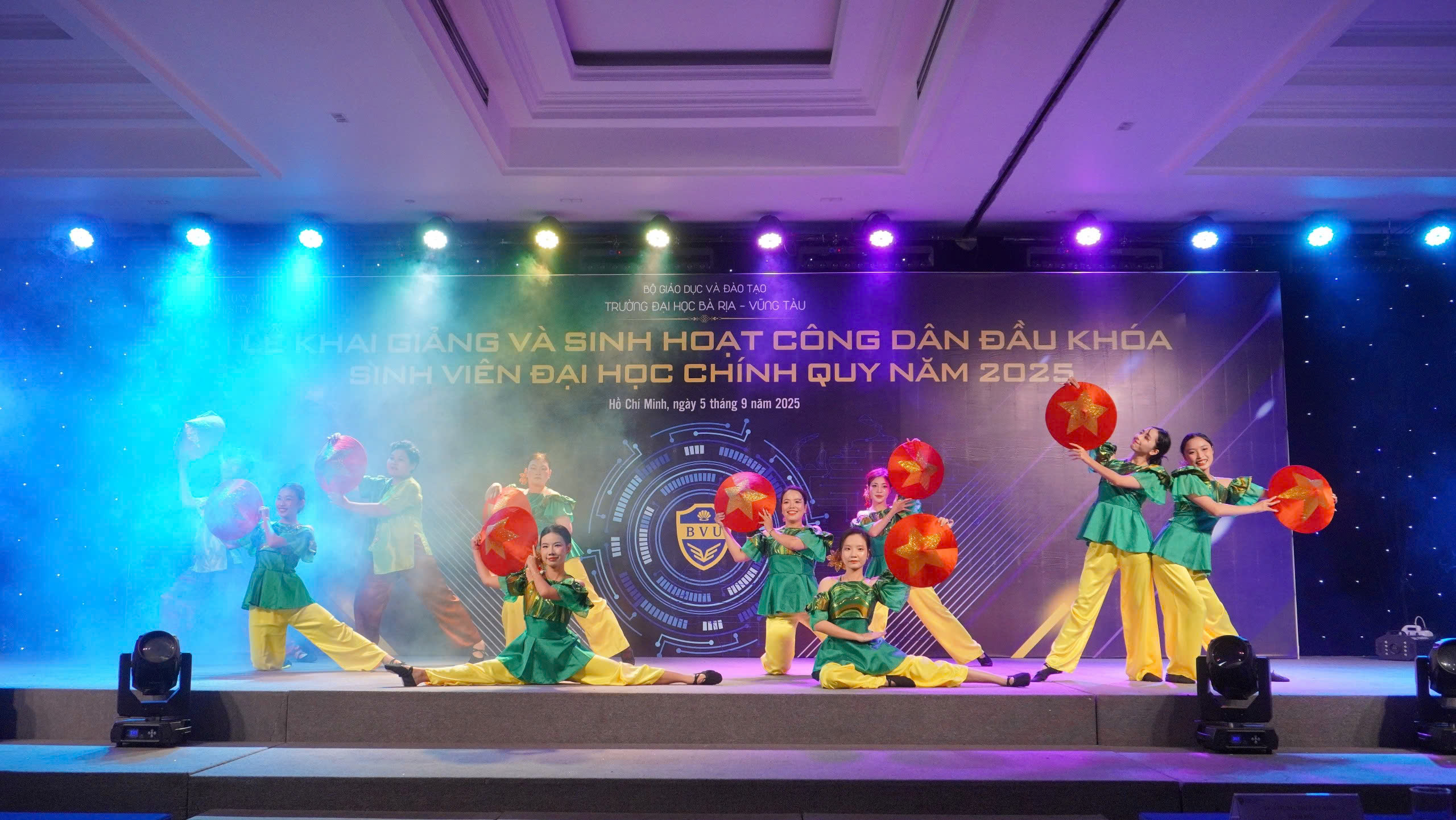BVU RỘN RÀNG ĐÓN TÂN SINH VIÊN KHÓA 2025: MỞ RA HÀNH TRÌNH CHINH PHỤC TRI THỨC VÀ PHÁT TRIỂN TOÀN DIỆN