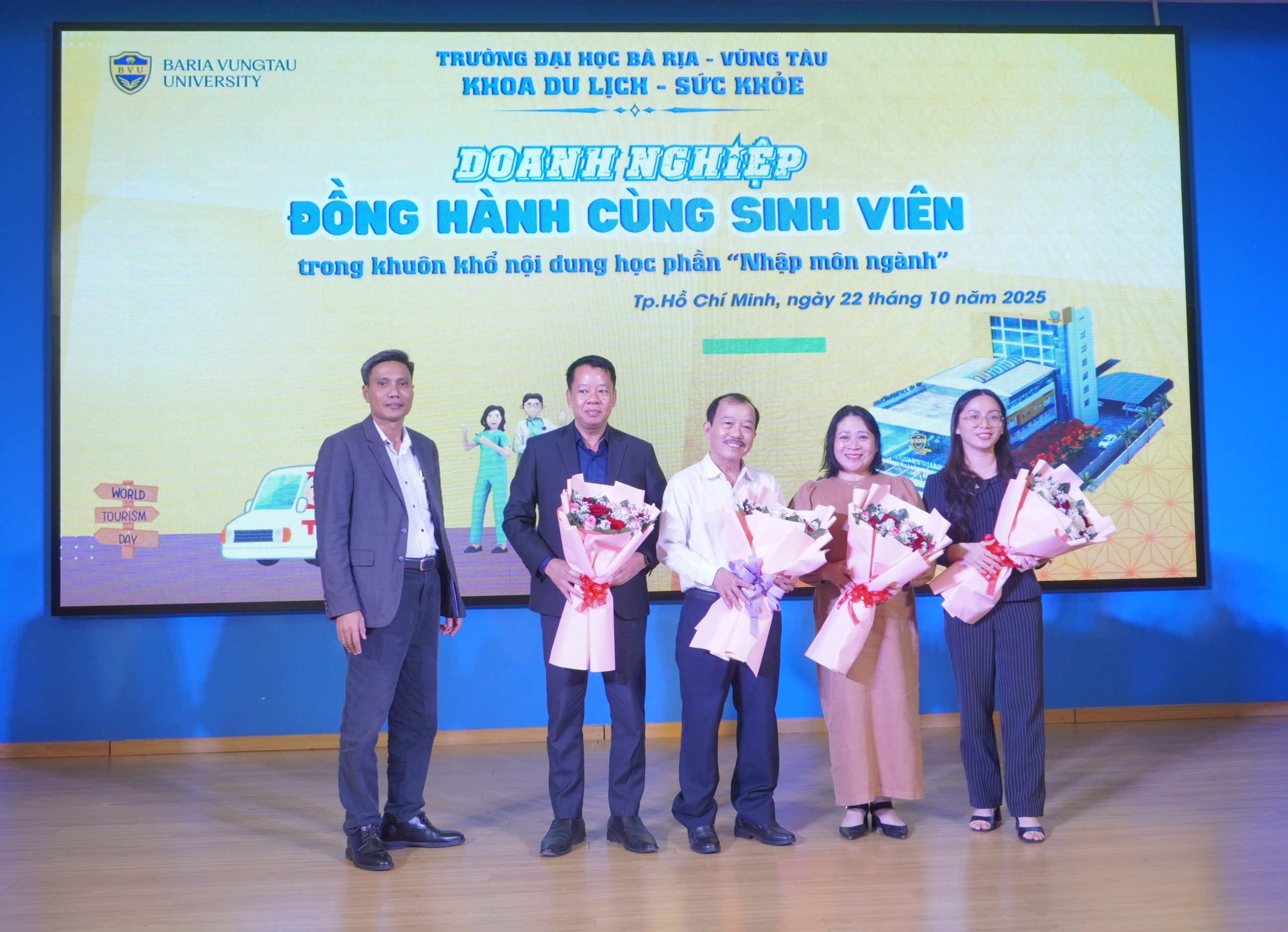 Lãnh đạo doanh nghiệp Du lịch & Bệnh viện Vũng Tàu định hướng nghề nghiệp cho Tân sinh viên Khoa Du lịch – Sức khỏe BVU