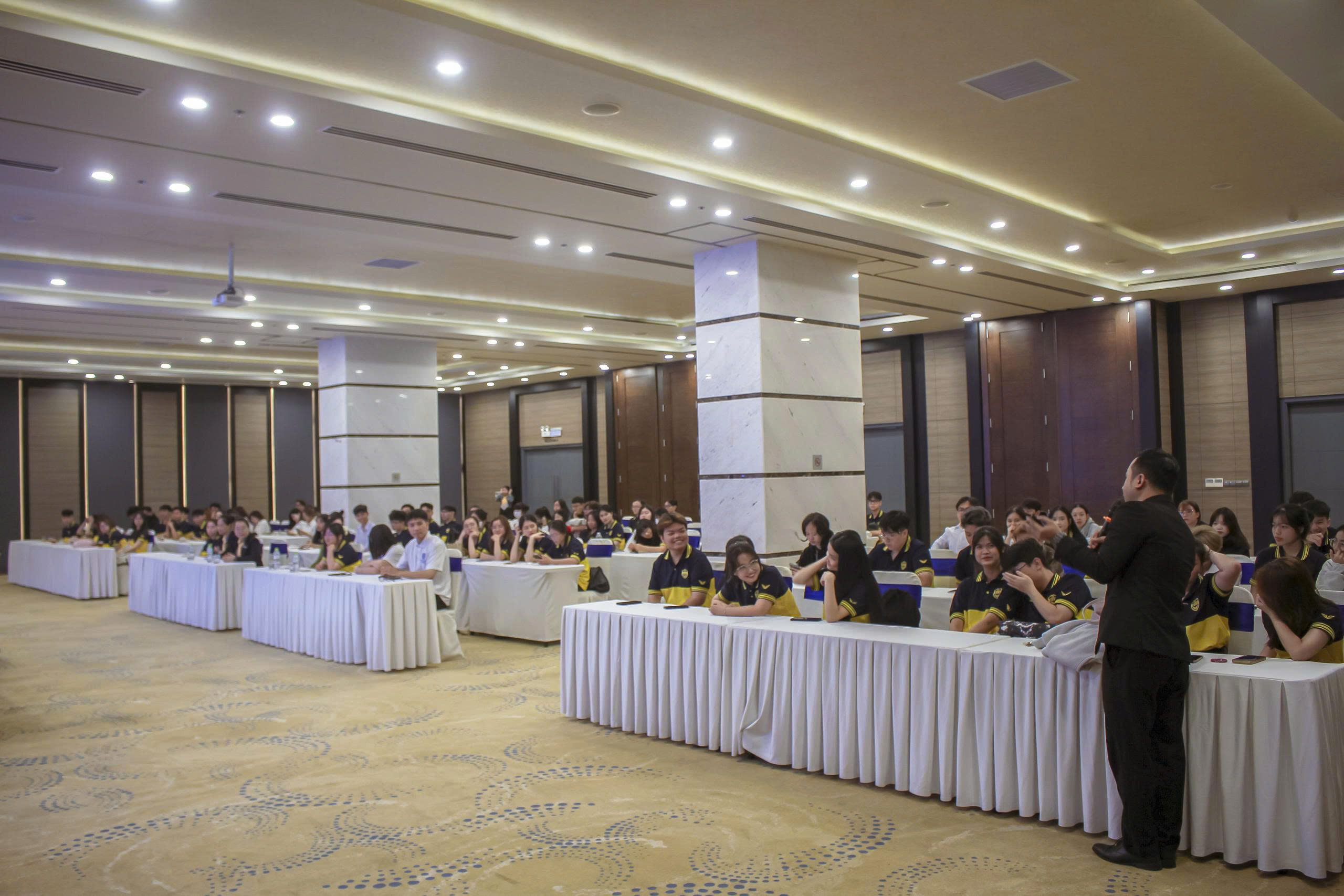 “Check-in” Malibu hotel: Sinh viên BVU khám phá thế giới đẳng cấp 5 sao ngay tại Vũng Tàu