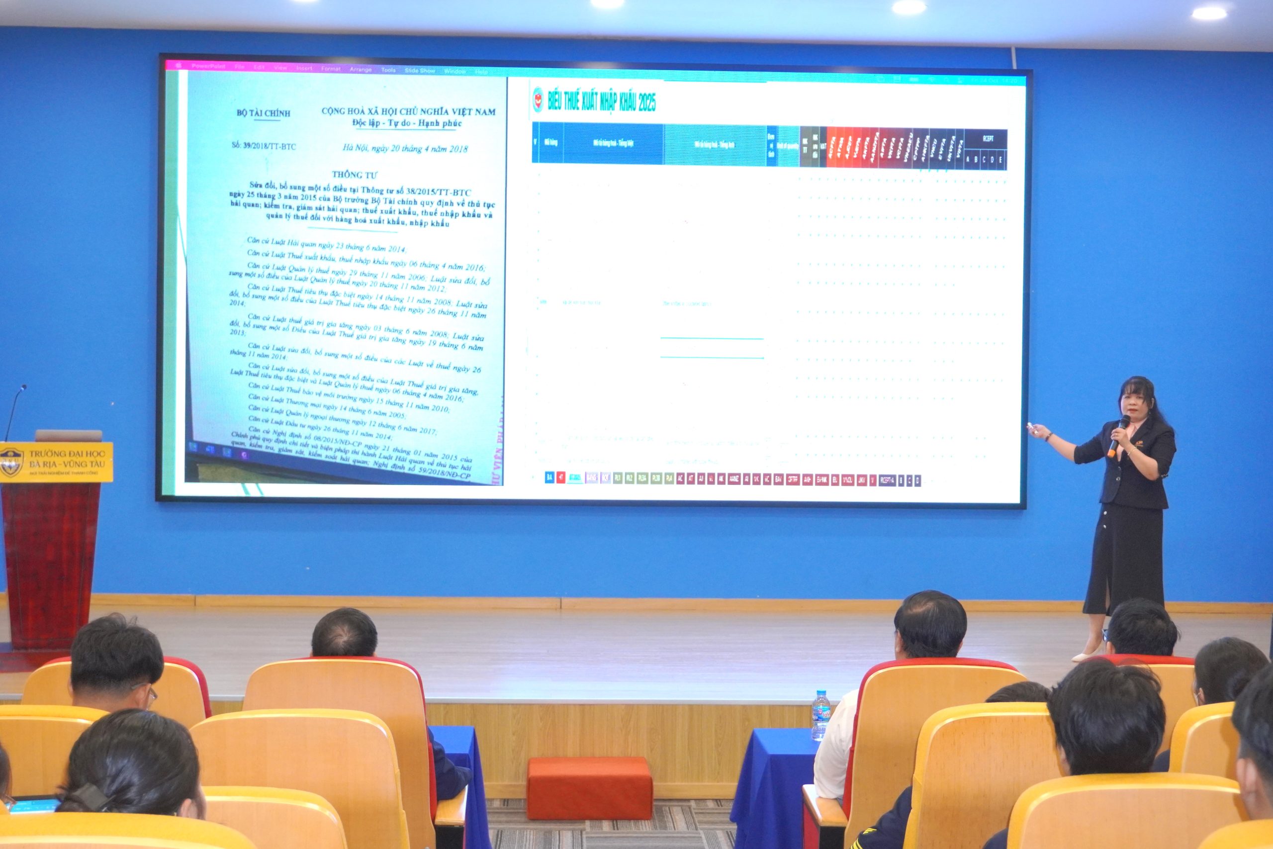 Chuyên gia định hướng, cựu sinh viên truyền lửa: Hành trình của Tân sinh viên Khoa Kinh tế biển – Logistics BVU bắt đầu