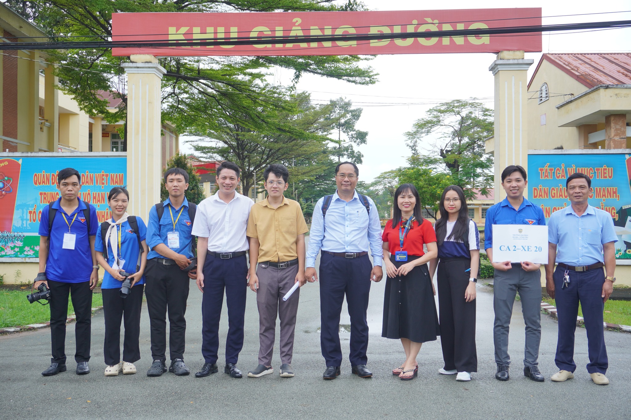 Sinh viên BVU Khóa 2024 chính thức “nhập ngũ” – Trải nghiệm “cuộc sống bộ đội”