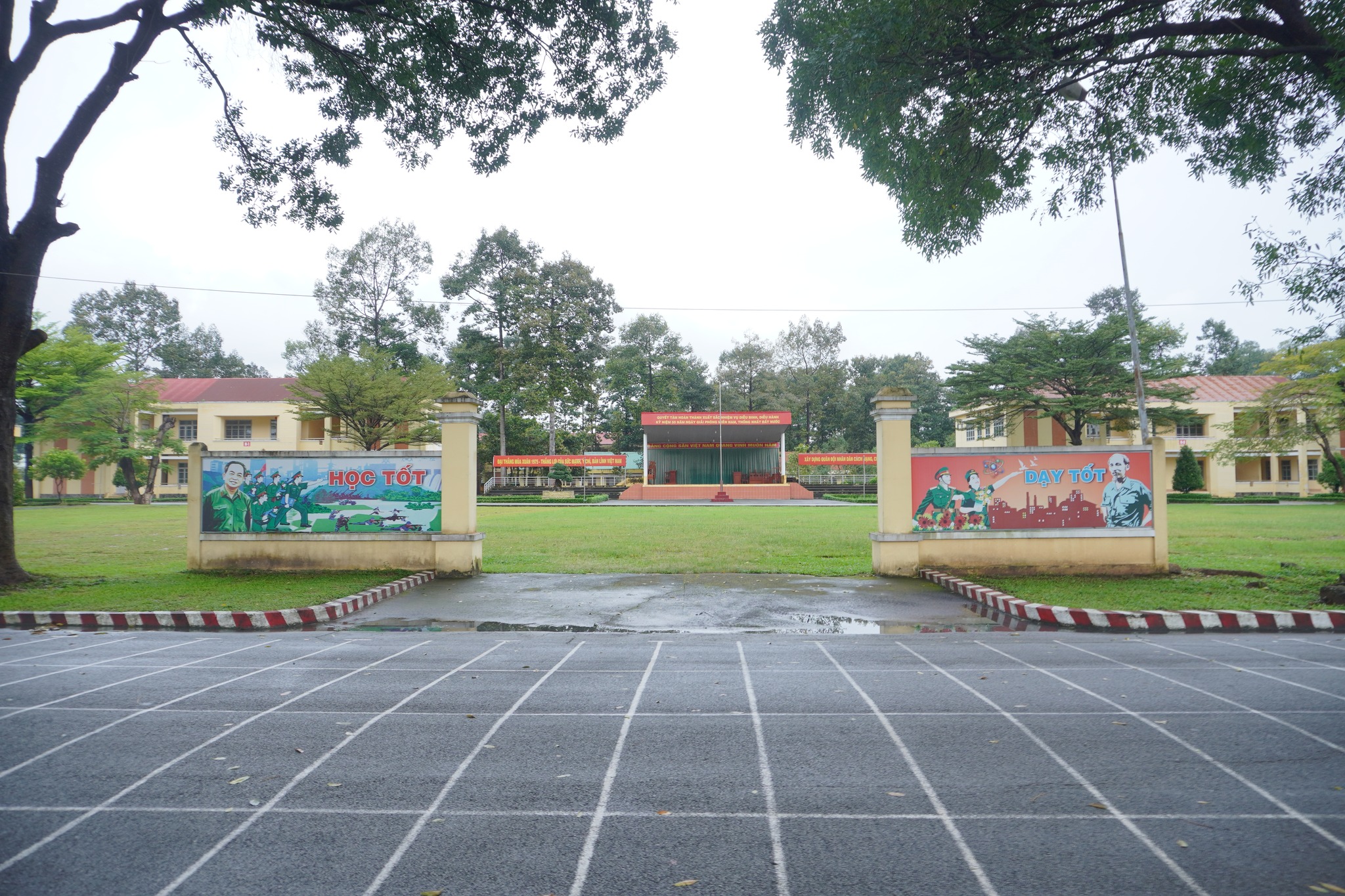 Sinh viên BVU Khóa 2024 chính thức “nhập ngũ” – Trải nghiệm “cuộc sống bộ đội”