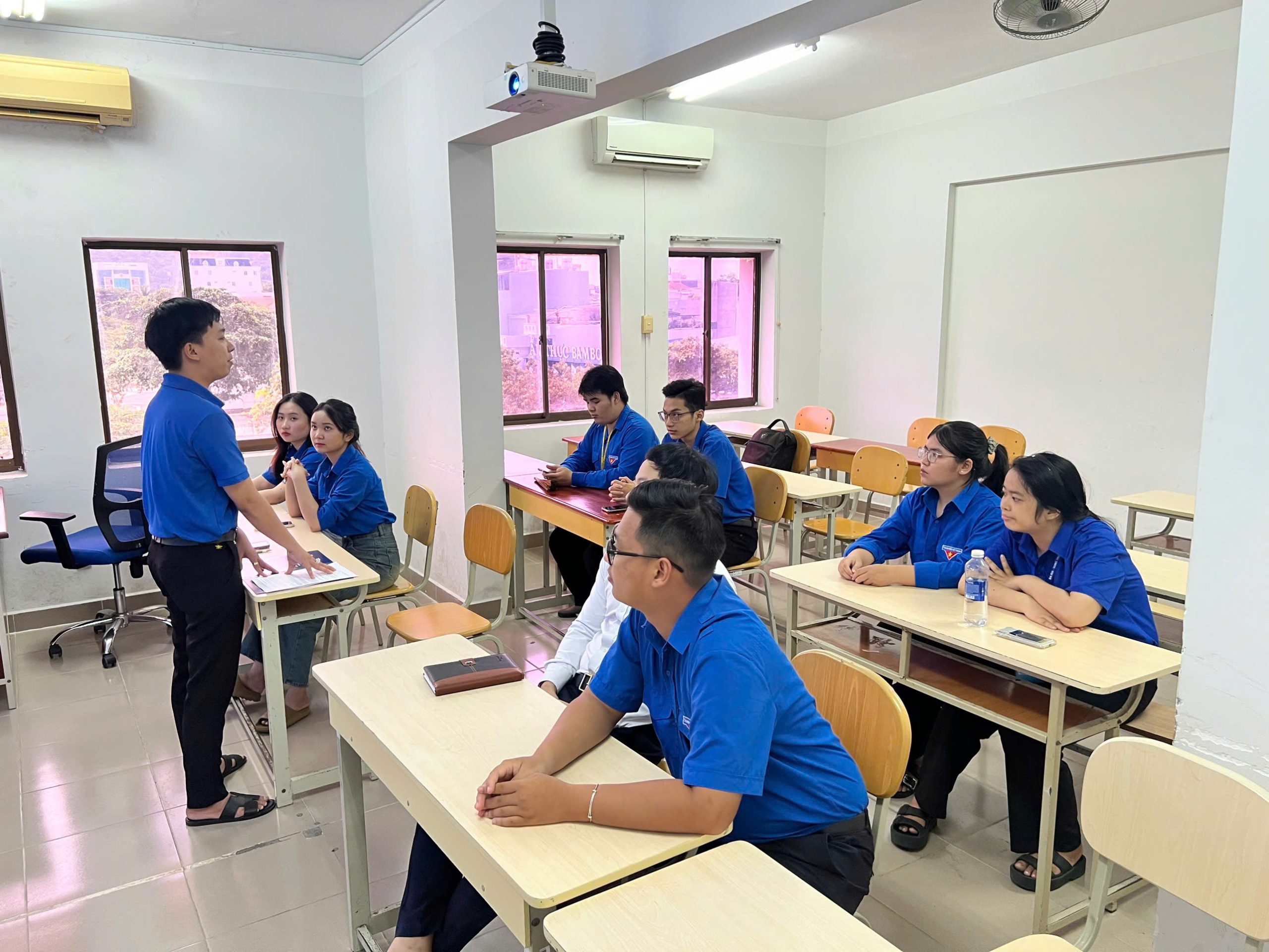 SINH HOẠT CHUYÊN ĐỀ “70 NĂM ĐIỆN BIÊN PHỦ – TINH THẦN BẤT KHUẤT VẪN MÃI SÁNG NGỜI”