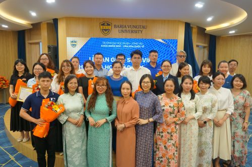 Gen Z Khoa Ngôn ngữ – Văn hoá quốc tế sẵn sàng tham vào “hành trình công sở”