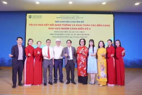 Tối ưu kết nối – mở lối tương lai: Góc nhìn thực tiễn từ chuyên đề về cảng biển Nhóm 4