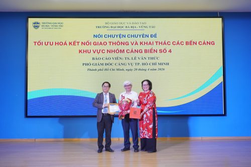 Tối ưu kết nối – mở lối tương lai: Góc nhìn thực tiễn từ chuyên đề về cảng biển Nhóm 4