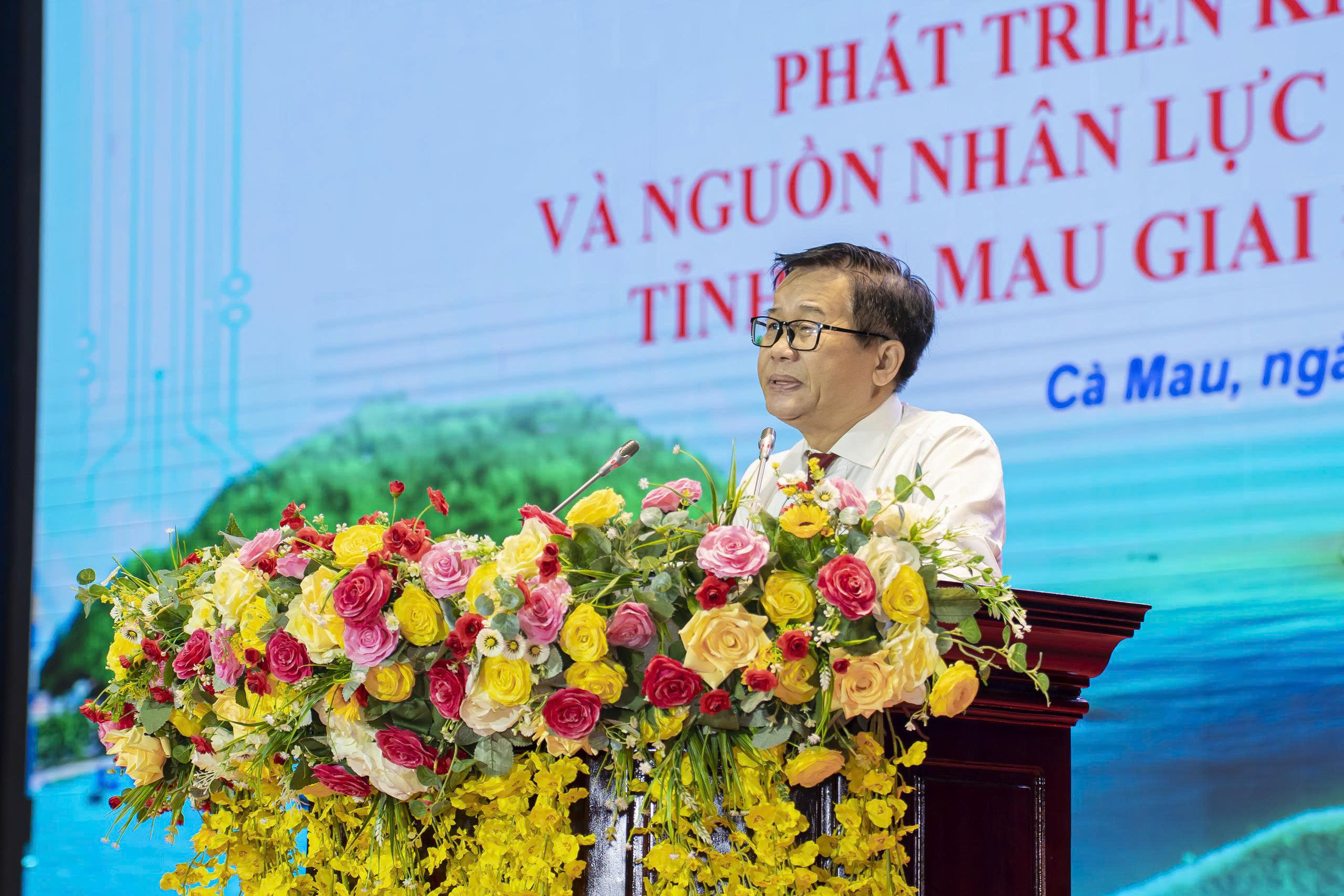 BVU cùng những chuyên gia hàng đầu “hiến kế” phát triển Kinh tế biển – Logistics tỉnh Cà Mau