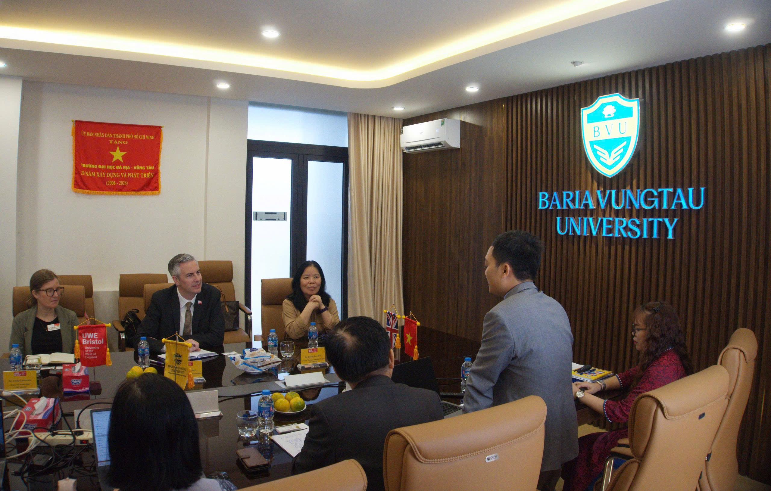 BVU và Đại học Tây Anh quốc ký kết hợp tác chiến lược – sinh viên có cơ hội nhận bằng quốc tế