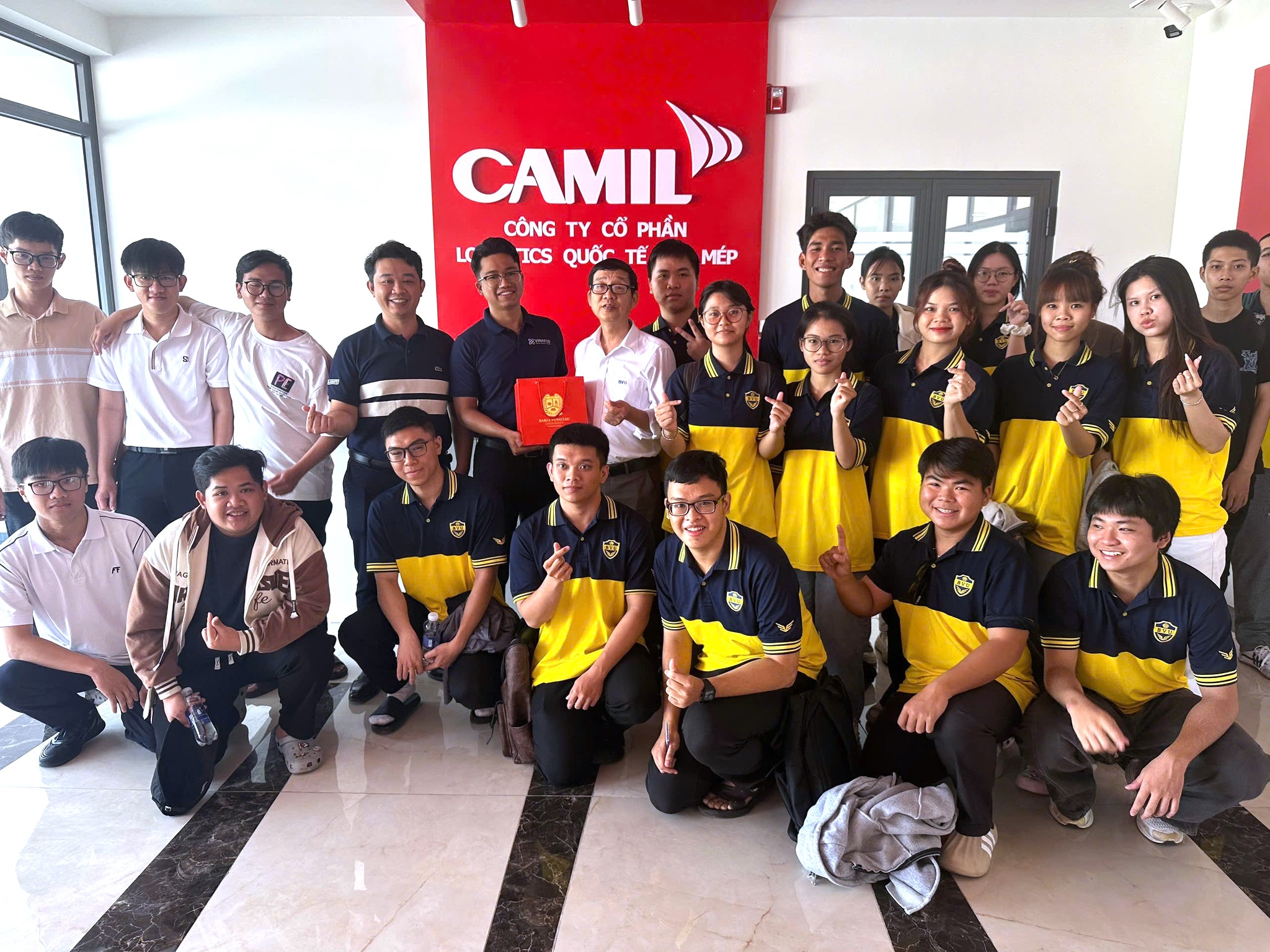 Sinh viên BVU khám phá hoạt động tại hệ thống cảng và ICD Cái Mép