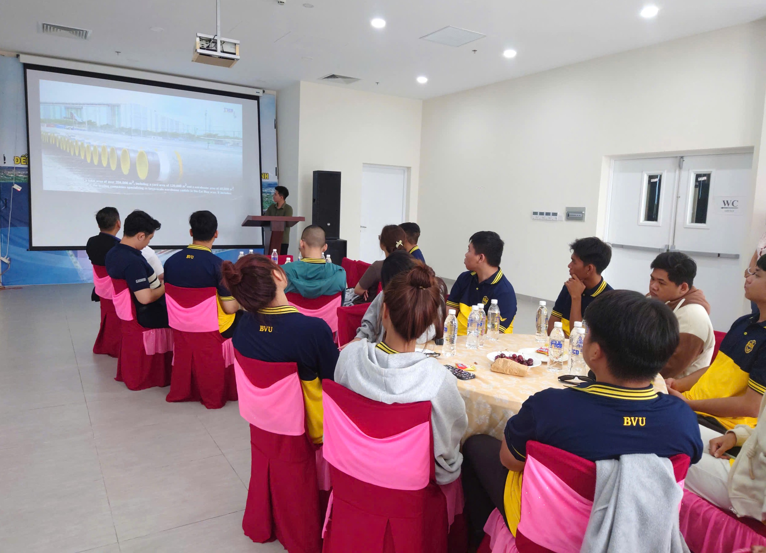 Sinh viên BVU khám phá hoạt động tại hệ thống cảng và ICD Cái Mép