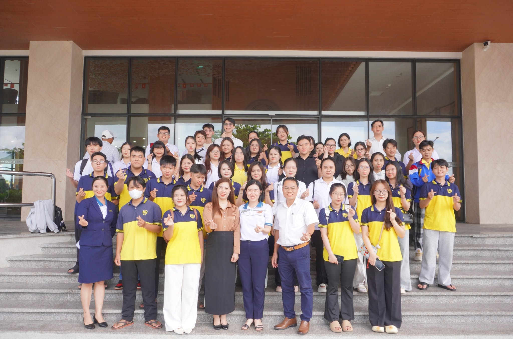 Sinh viên BVU trải nghiệm thực tế nghiệp vụ Hội nghị và Yến tiệc tại Victory Hotel